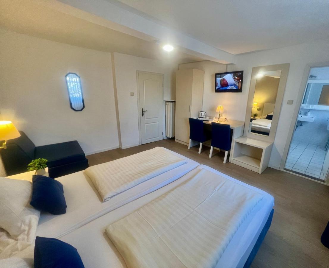 Hotel Pelikan Китцинген Экстерьер фото