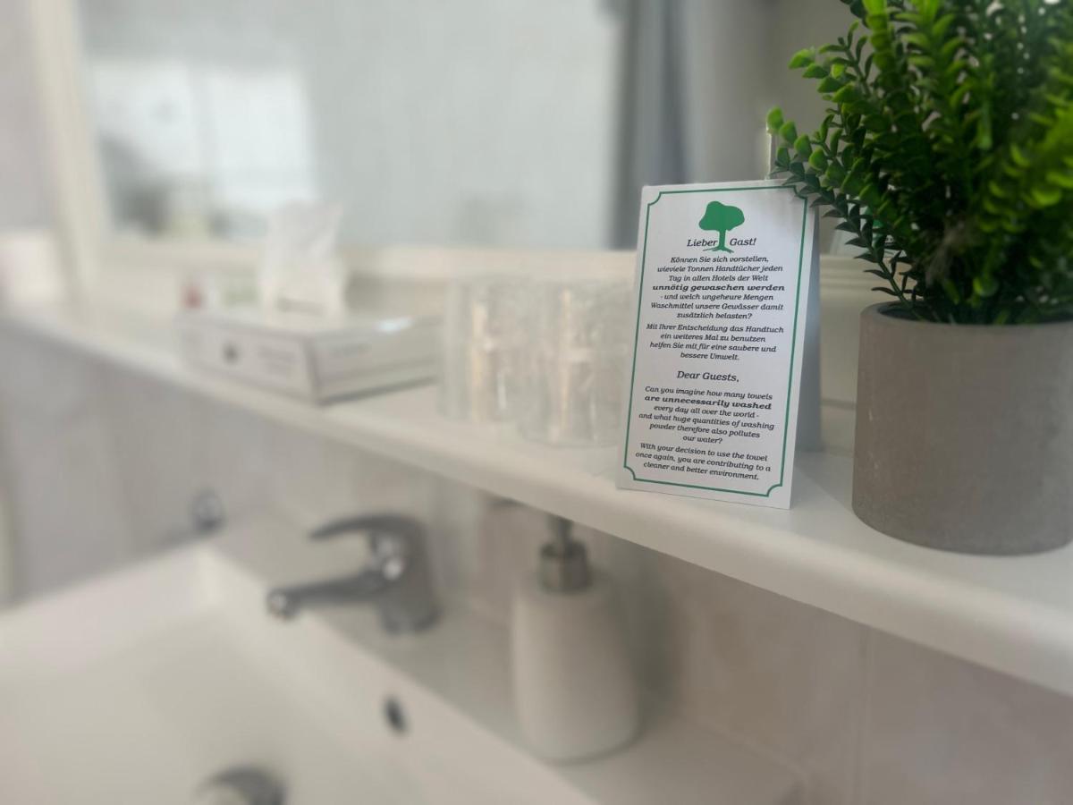 Hotel Pelikan Китцинген Экстерьер фото