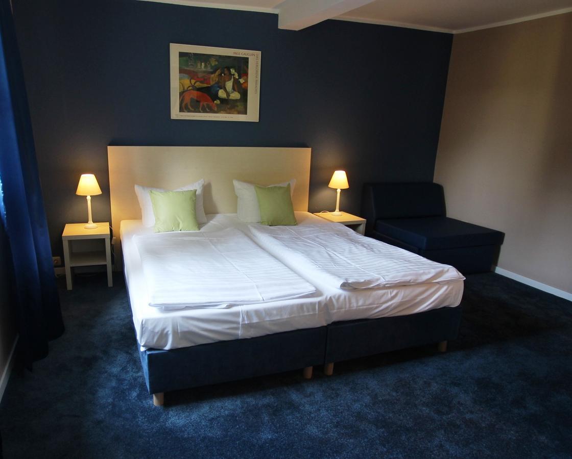 Hotel Pelikan Китцинген Экстерьер фото