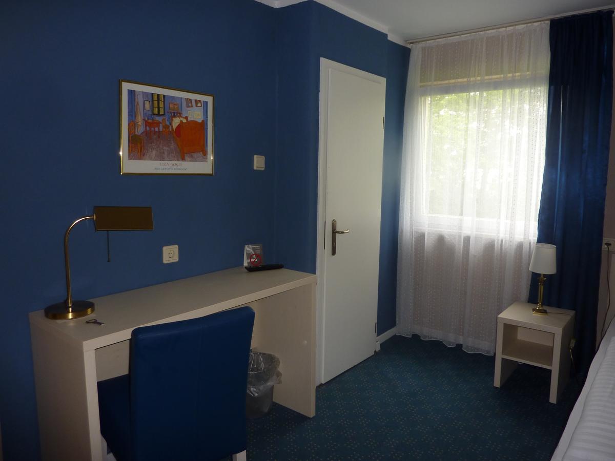 Hotel Pelikan Китцинген Экстерьер фото